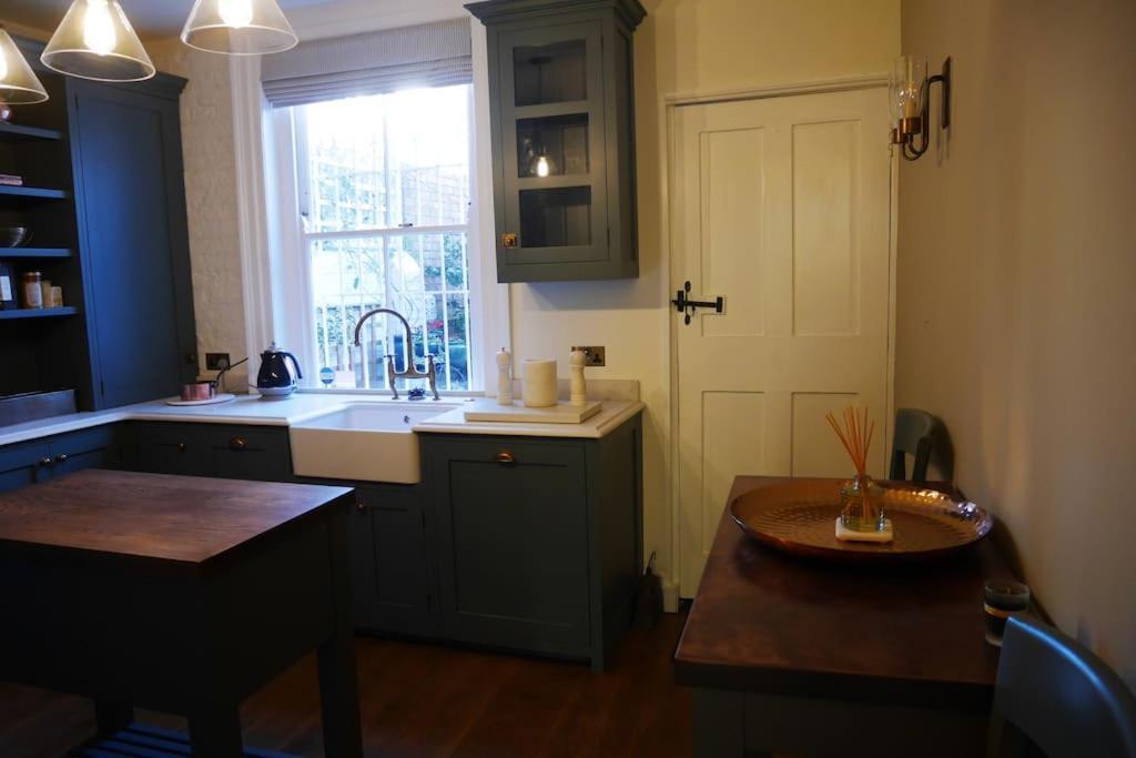 Luxury 2 Bed Georgian Townhouse, Old Portsmouth 빌라 외부 사진